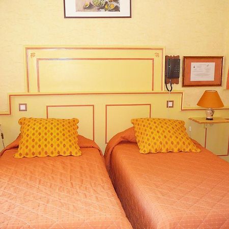 Hotel Du Fiacre Carpentras Exterior photo