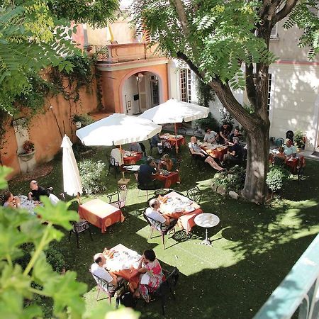 Hotel Du Fiacre Carpentras Exterior photo