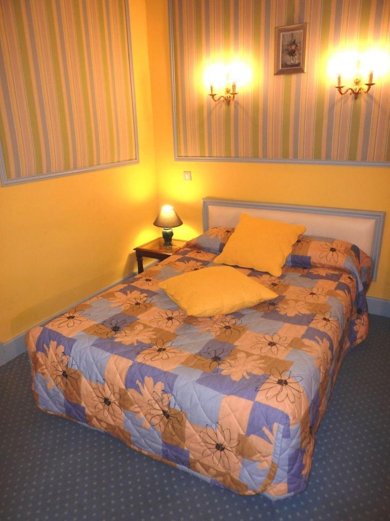 Hotel Du Fiacre Carpentras Exterior photo