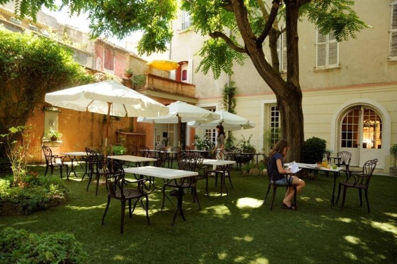 Hotel Du Fiacre Carpentras Exterior photo