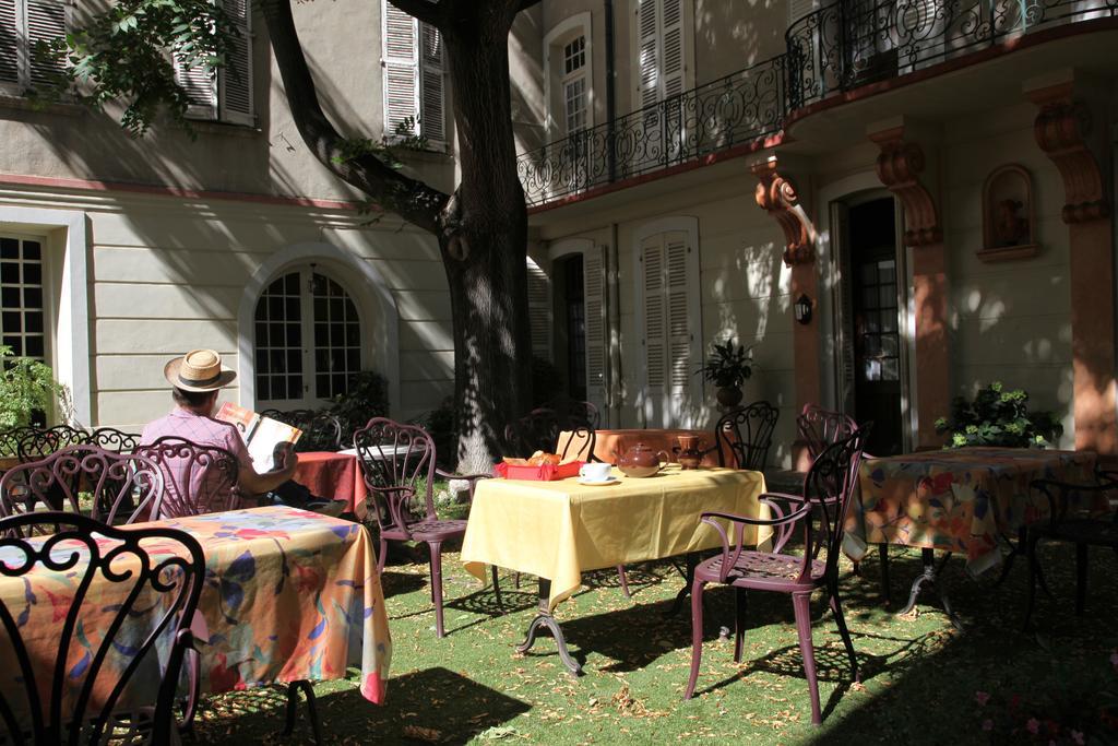 Hotel Du Fiacre Carpentras Exterior photo