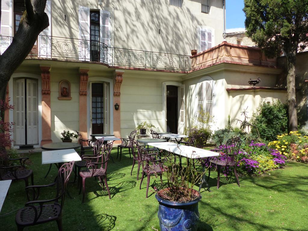 Hotel Du Fiacre Carpentras Exterior photo