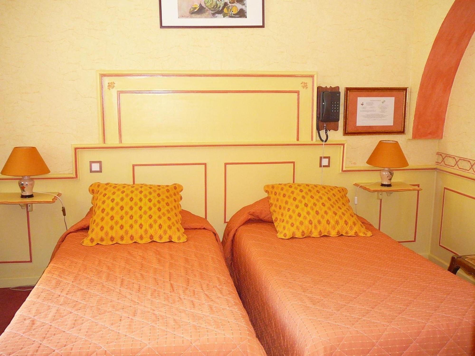 Hotel Du Fiacre Carpentras Exterior photo