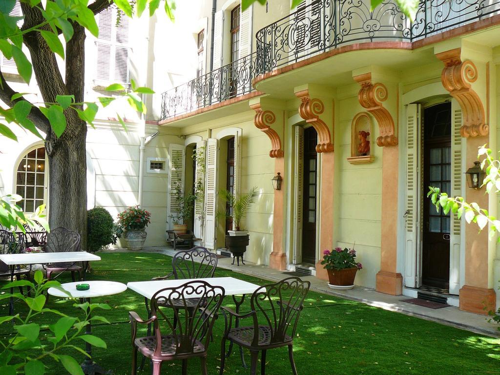 Hotel Du Fiacre Carpentras Exterior photo