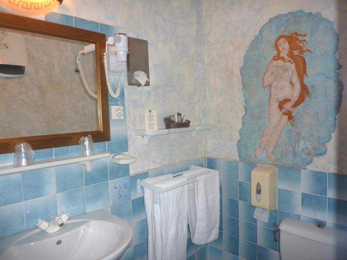 Hotel Du Fiacre Carpentras Room photo